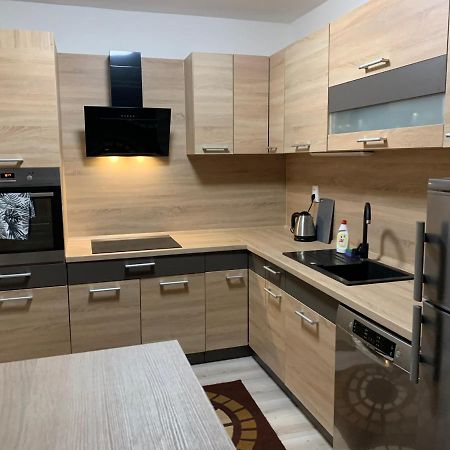 Apartmanovy Dom Magda Vrbov Exterior photo