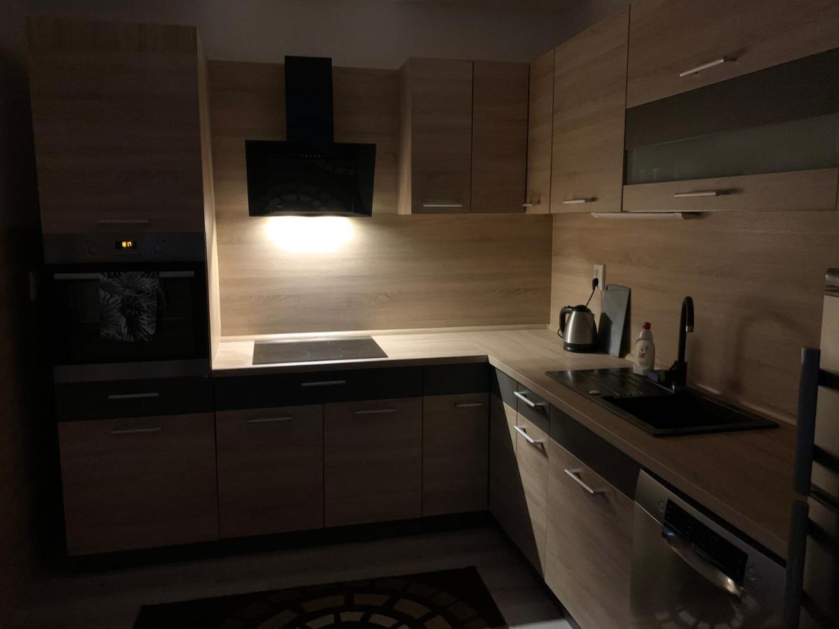 Apartmanovy Dom Magda Vrbov Exterior photo