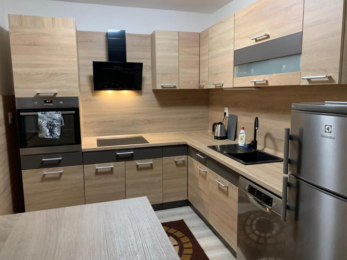 Apartmanovy Dom Magda Vrbov Exterior photo