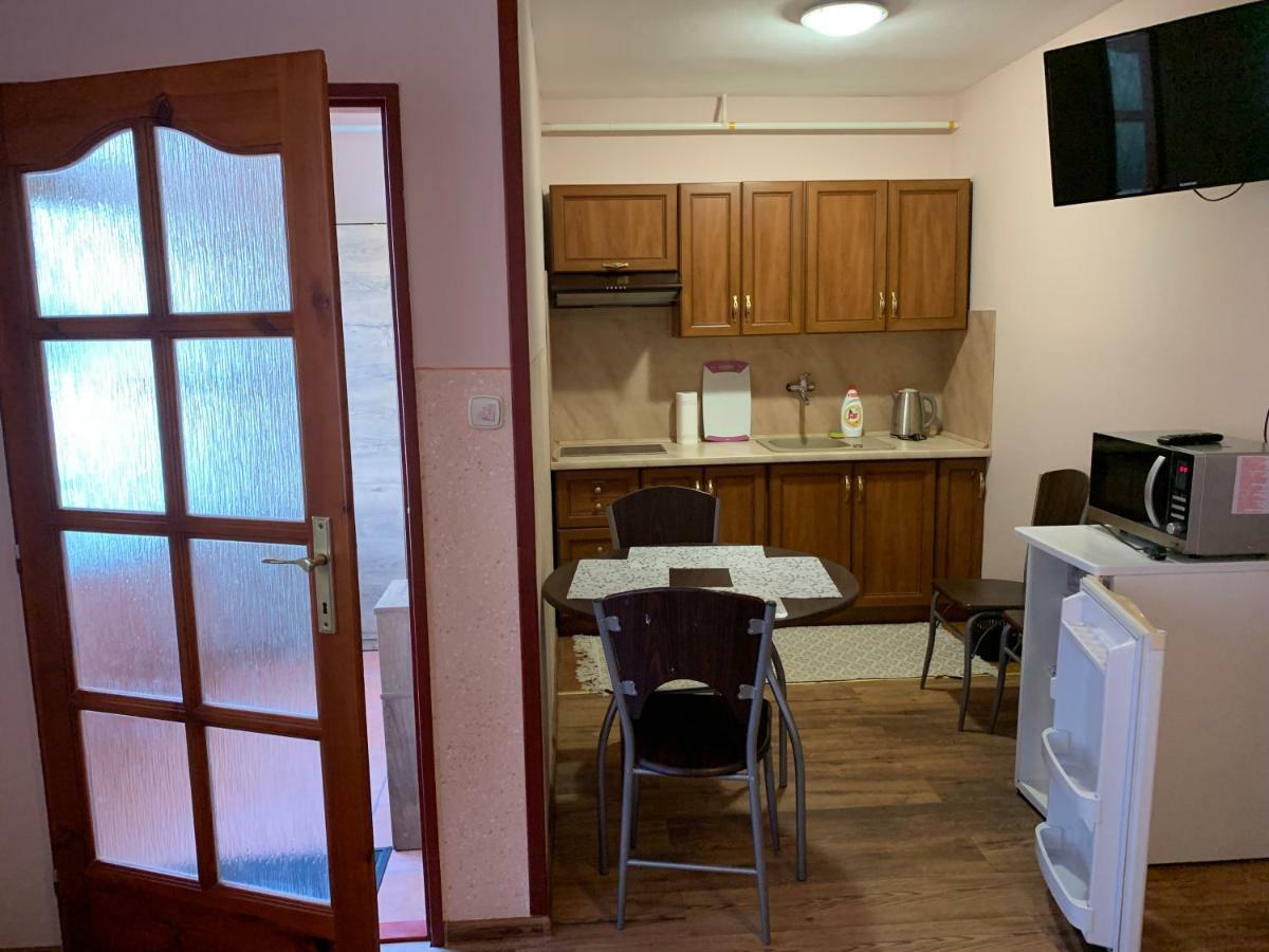Apartmanovy Dom Magda Vrbov Exterior photo