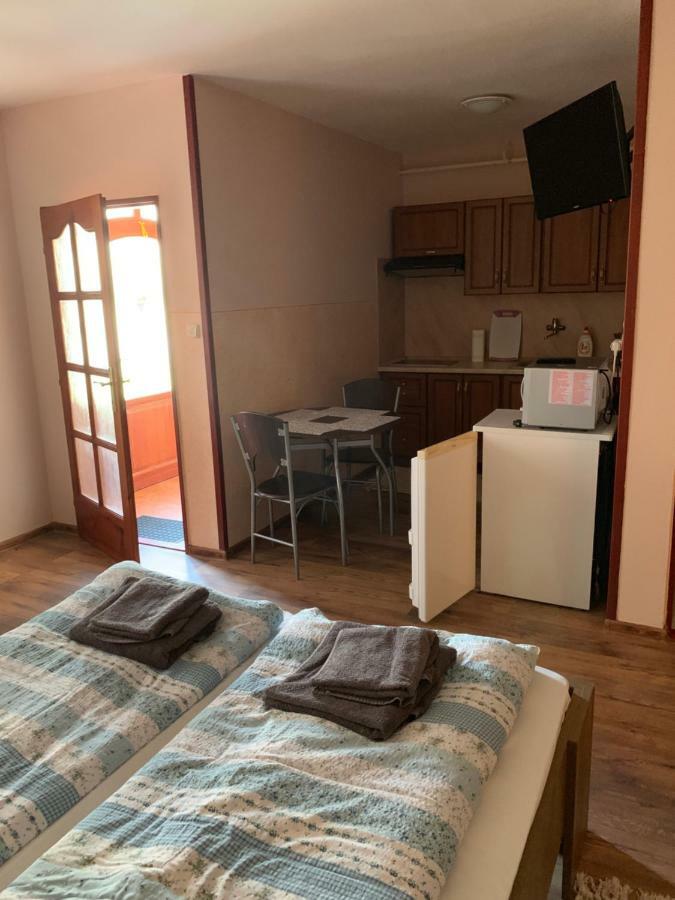 Apartmanovy Dom Magda Vrbov Exterior photo