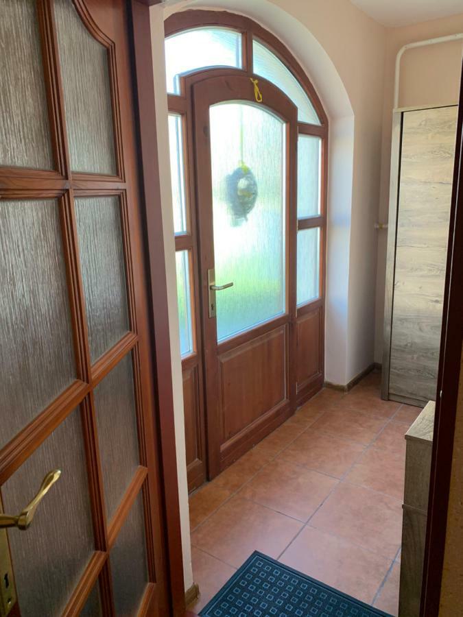 Apartmanovy Dom Magda Vrbov Exterior photo